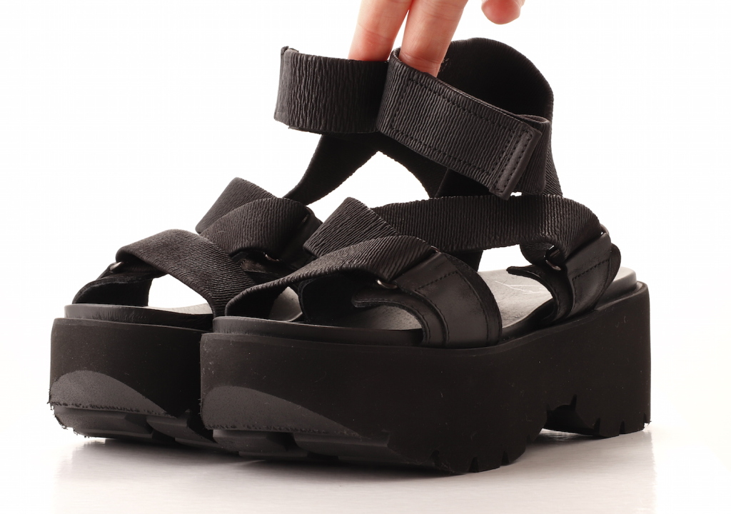 Lofina sandal, sort